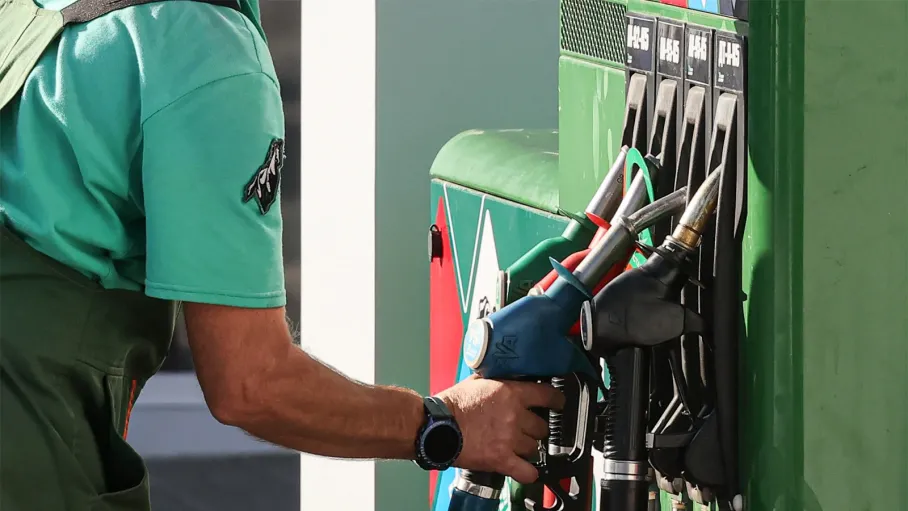 Gasoline Remains in the Country: Can the Export Ban Lower Prices?