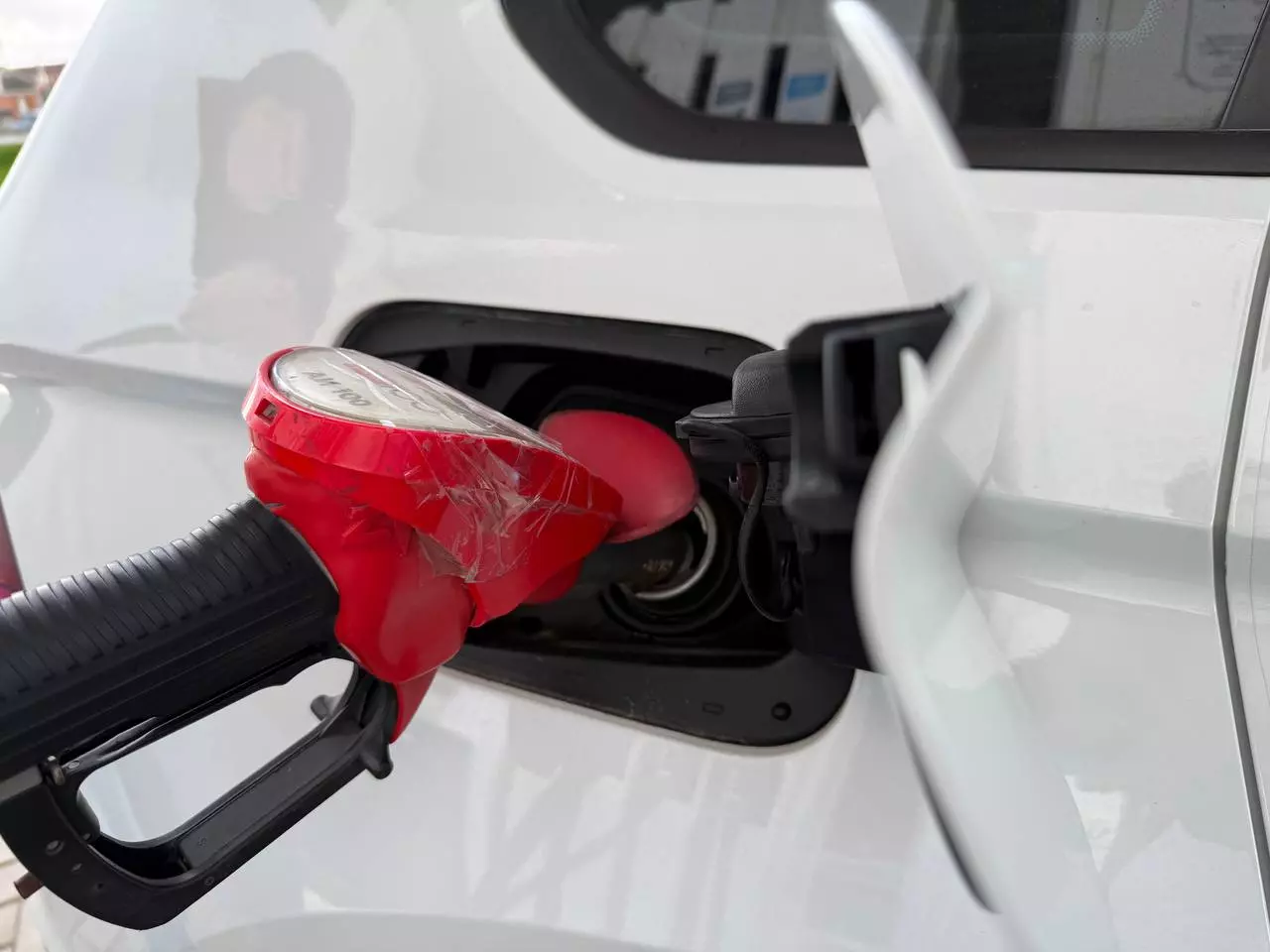 When will gas be available at all stations and at what prices? Opinions of experts 'RG'