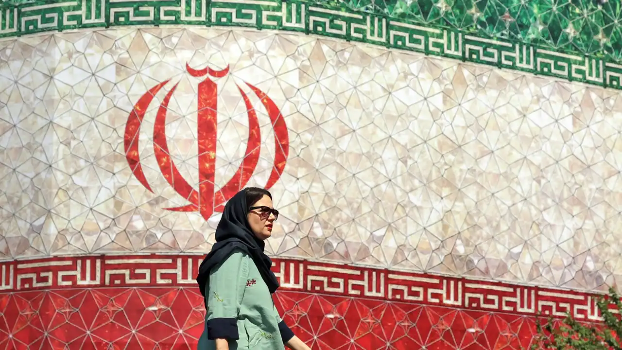 Watch Out, Hormuz is Opening? The US-Iran Deal on June 19: What Awaits the Oil Market and the Russian Budget