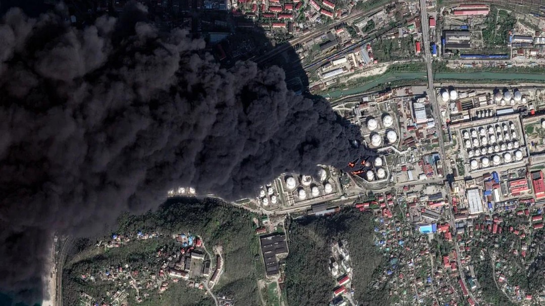Since early May, drones have been regularly attacking Russian oil refineries.